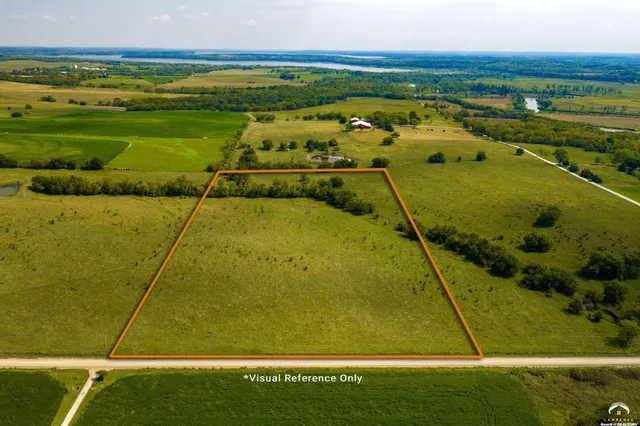 $230,000 | 1230 East 100 Road, Berryton, KS 66409