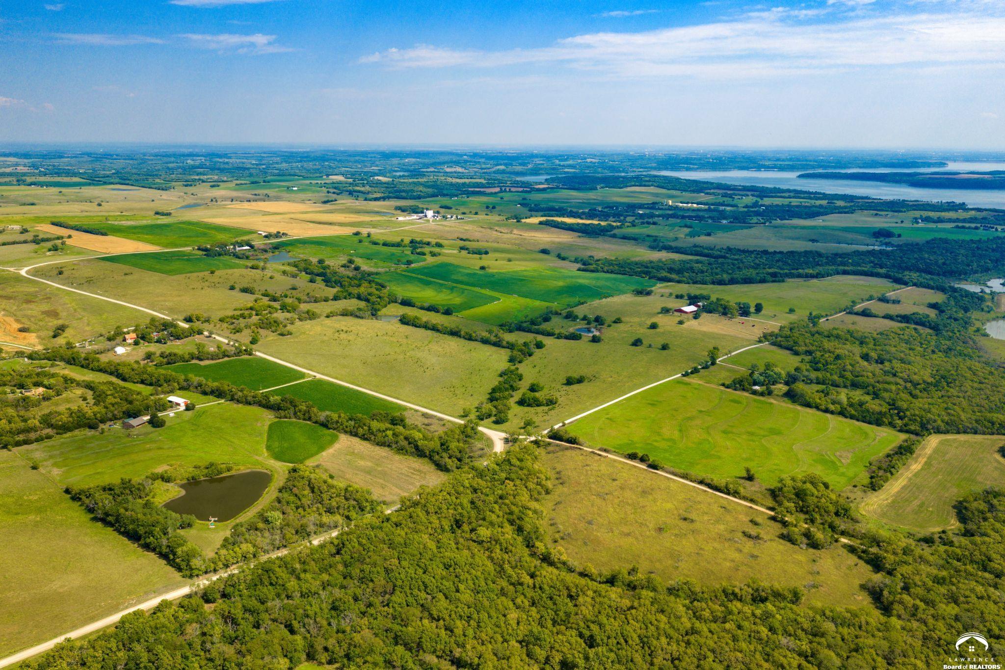 1230 East 100 Road Berryton, KS 66409 - Photo 8 of 15