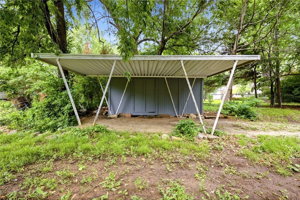 11008 Grandview Road Kansas City, MO 64137 - Photo 5 of 52