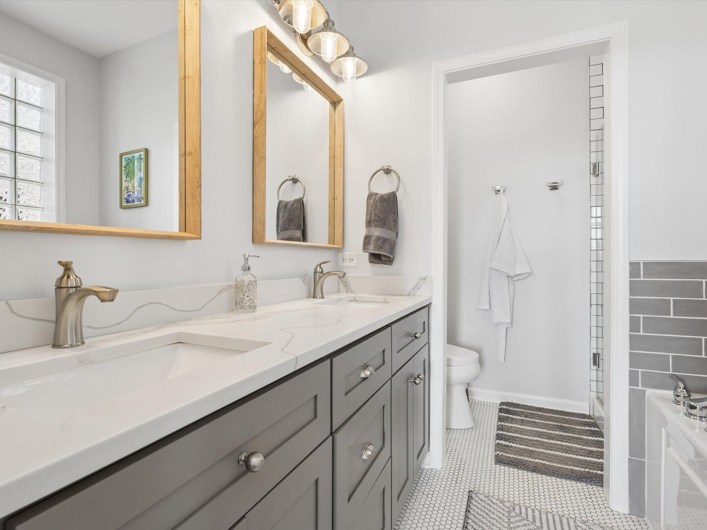 2117 West Rice Street, Unit 4E Chicago, IL 60622 - Photo 11 of 20