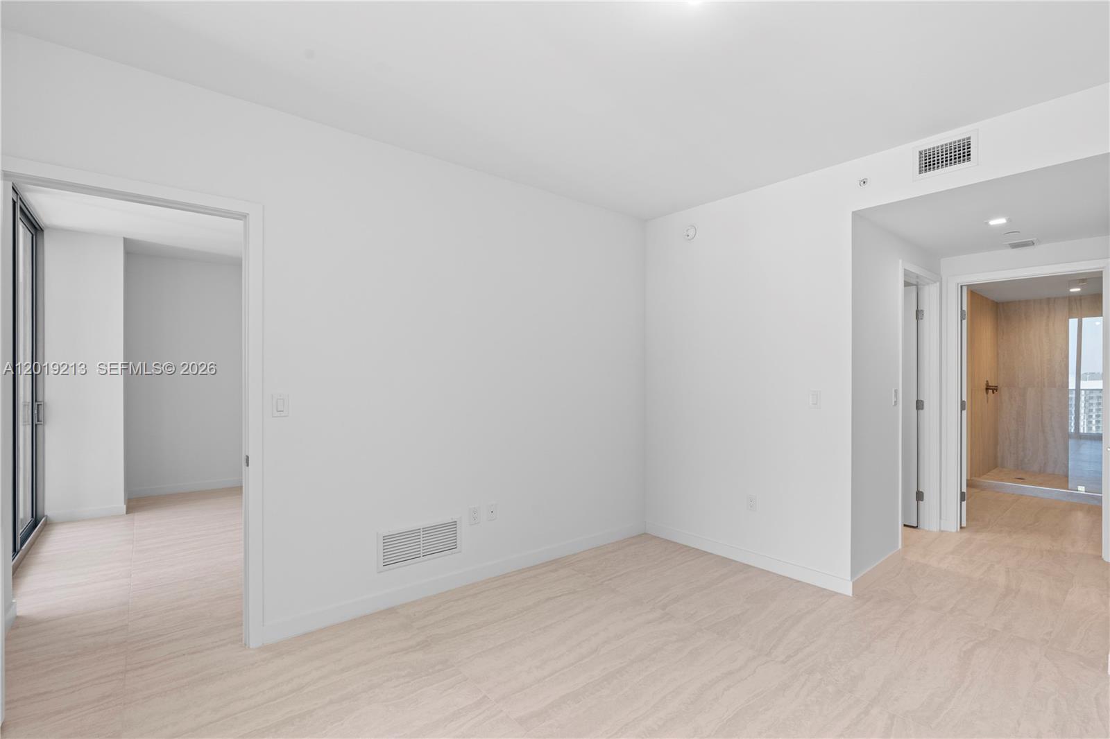 77 Southeast 5th, Unit 3702 Miami, FL 33131 - Photo 14 of 63