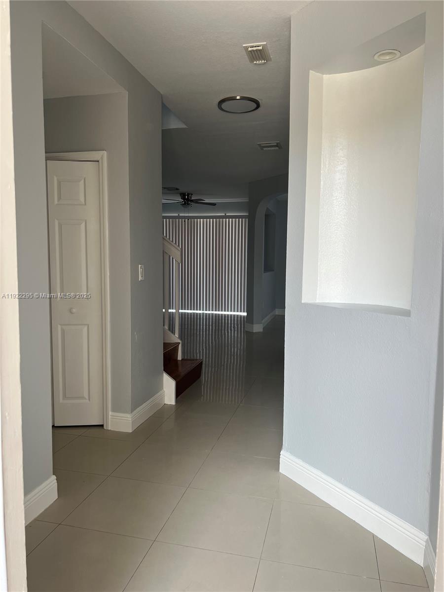 27510 Southwest 138th Path Homestead, FL 33032 - Photo 4 of 35