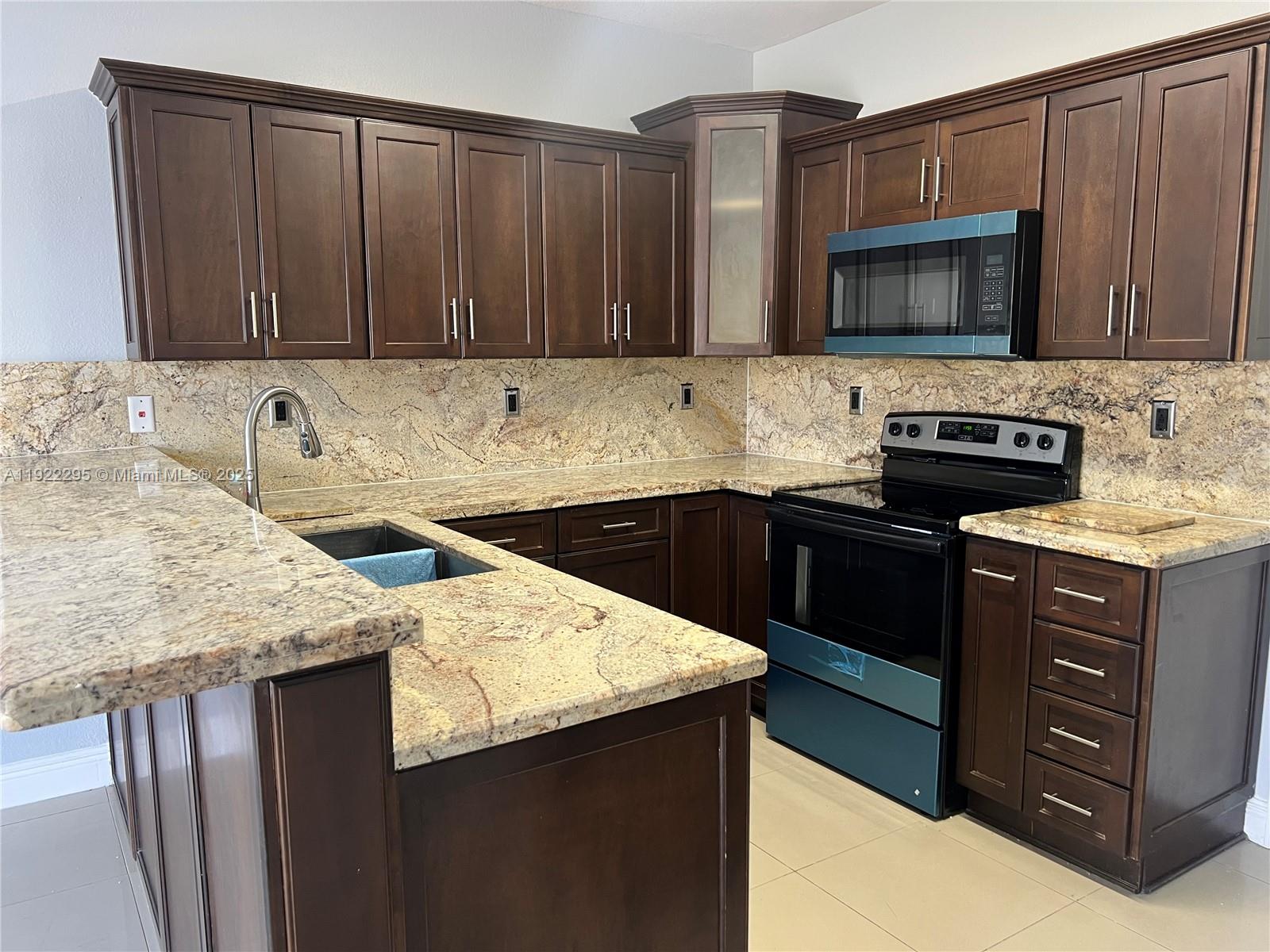 27510 Southwest 138th Path Homestead, FL 33032 - Photo 9 of 35