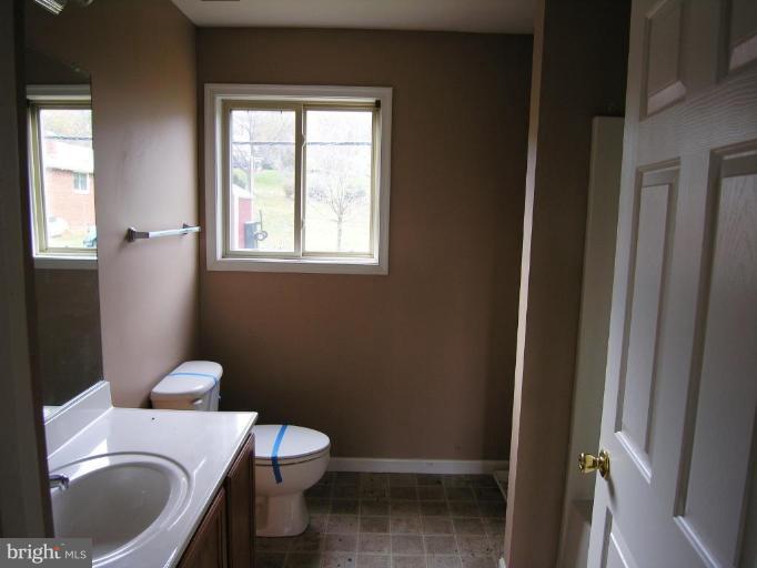 28 Waterfall Road Chester Gap, VA 22623 - Photo 14 of 20 Bath #2