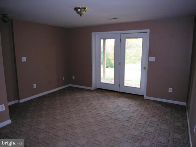 28 Waterfall Road Chester Gap, VA 22623 - Photo 17 of 20 Family Room