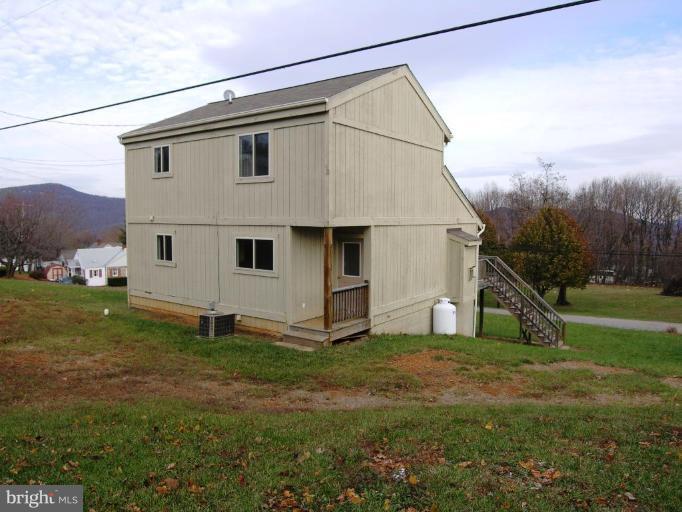 28 Waterfall Road Chester Gap, VA 22623 - Photo 19 of 20 Exterior (Rear)