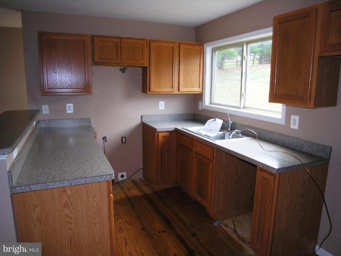 28 Waterfall Road Chester Gap, VA 22623 - Photo 8 of 20 Kitchen #2