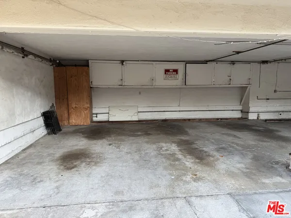 $3,950 | 245 South Swall Drive, Beverly Hills, CA 90211