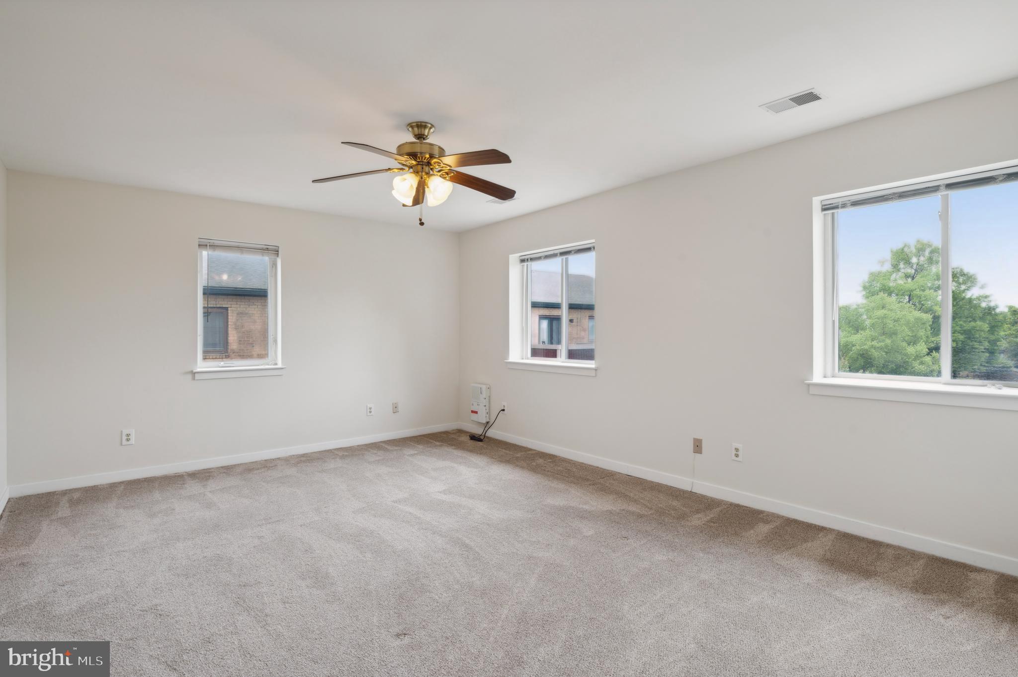 8006 Westview Road, Unit 8006 Wilmington, DE 19802 - Photo 4 of 15 Gallery Image 4