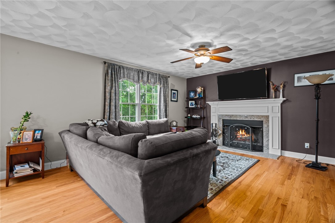 321 River Road Lincoln, RI 02865 - Photo 13 of 48