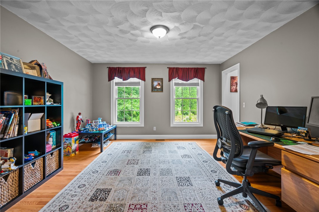 321 River Road Lincoln, RI 02865 - Photo 16 of 48