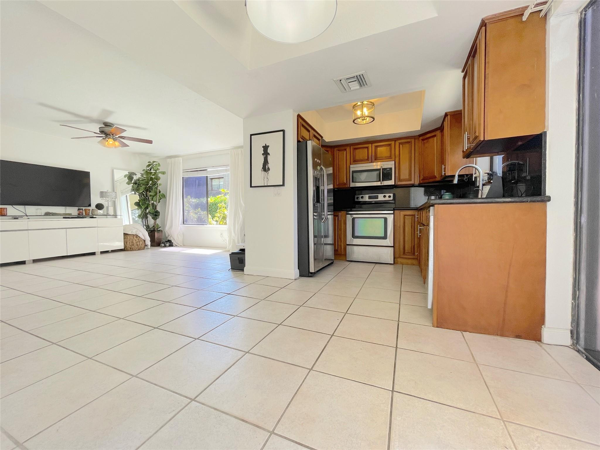 9275 Southwest 61st Way, Unit 22 Boca Raton, FL 33428 - Photo 5 of 18 Photo 5