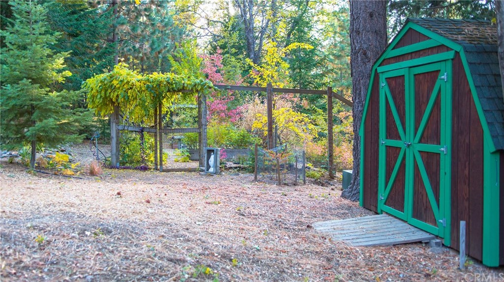 3312 Columbine Road Weed, CA 96094 - Photo 4 of 66