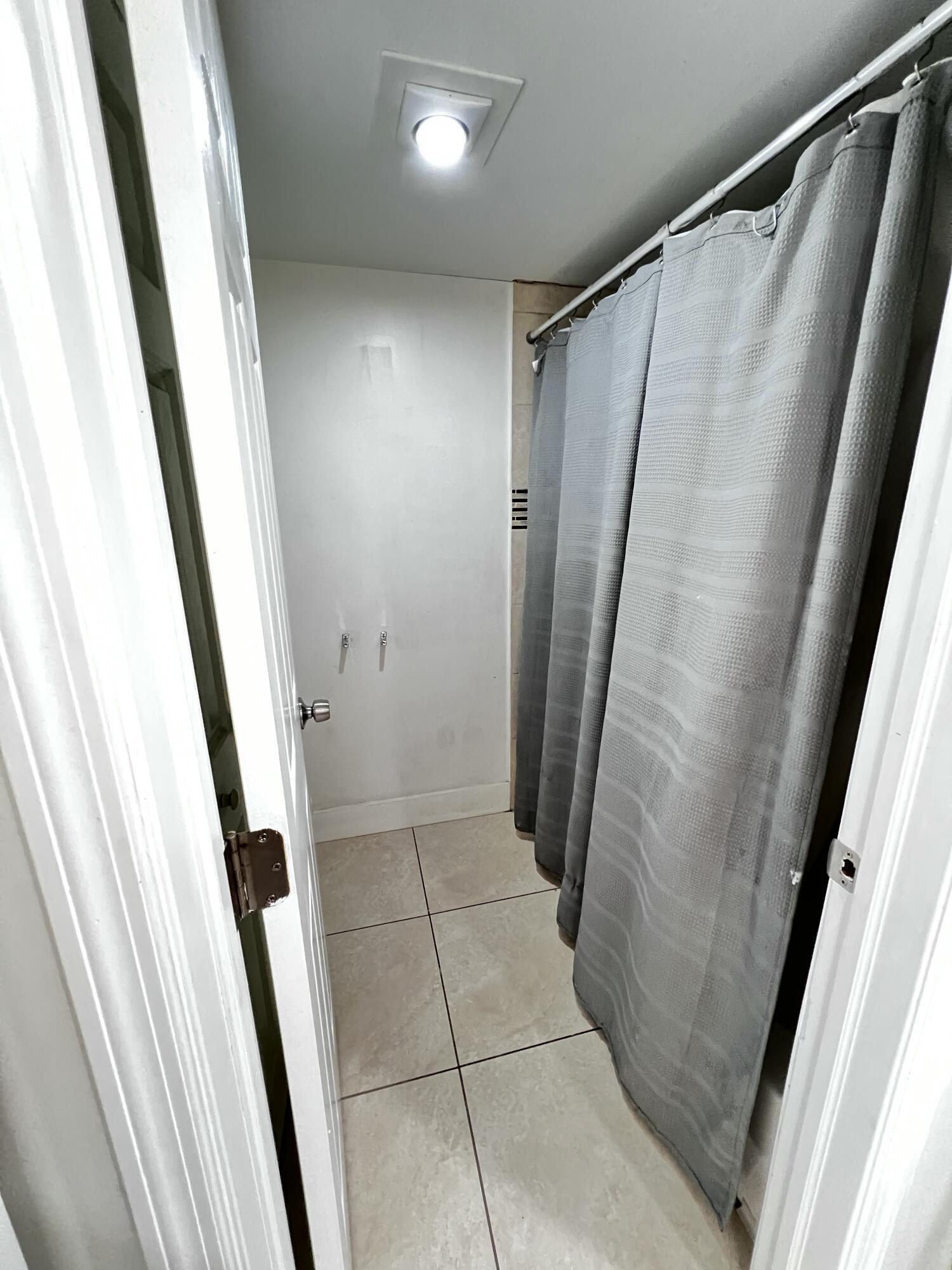 295 Woodland Road Palm Springs, FL 33461 - Photo 10 of 21 1000010463