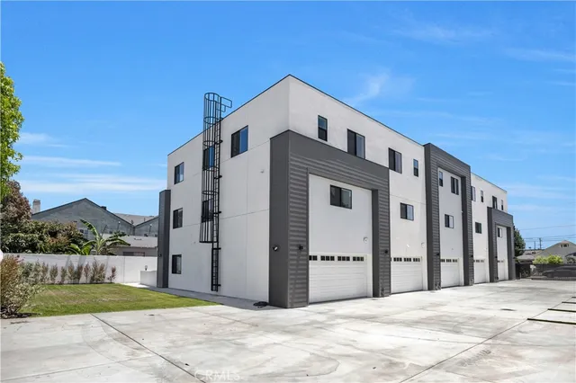 $839,000 | 1715 West 149th Street, Unit A, Gardena, CA 90247