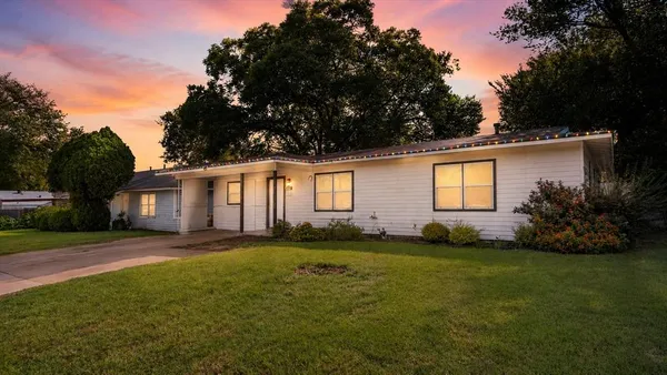 $270,000 | 329 Claudia Street, Arlington, TX 76010