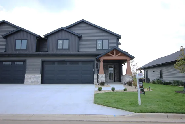 $549,900 | 365 Ridge View Drive, Milton, WI 53563