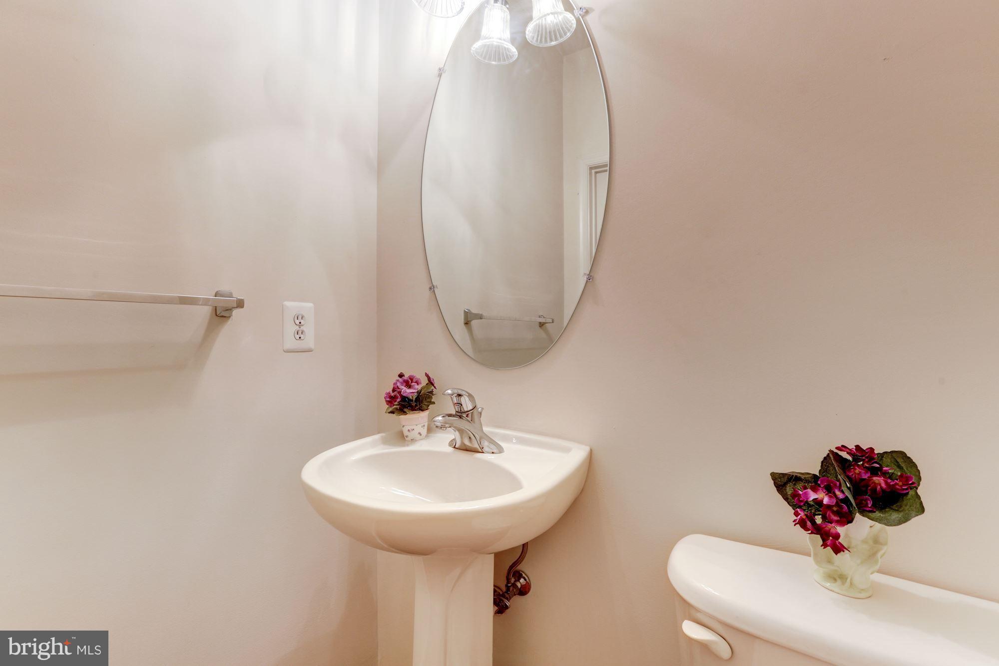 71 Inkberry Circle Gaithersburg, MD 20877 - Photo 13 of 30 Half Bath Main Level
