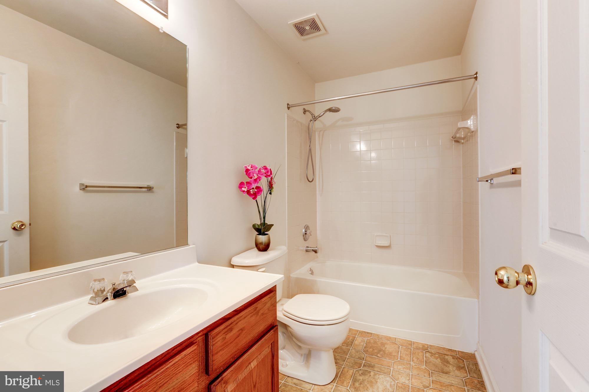 71 Inkberry Circle Gaithersburg, MD 20877 - Photo 19 of 30 Bath