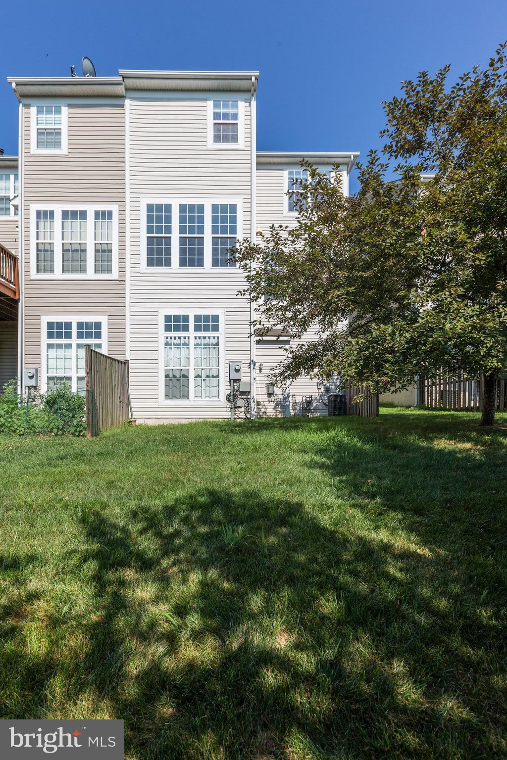 71 Inkberry Circle Gaithersburg, MD 20877 - Photo 29 of 30 Exterior (Rear)