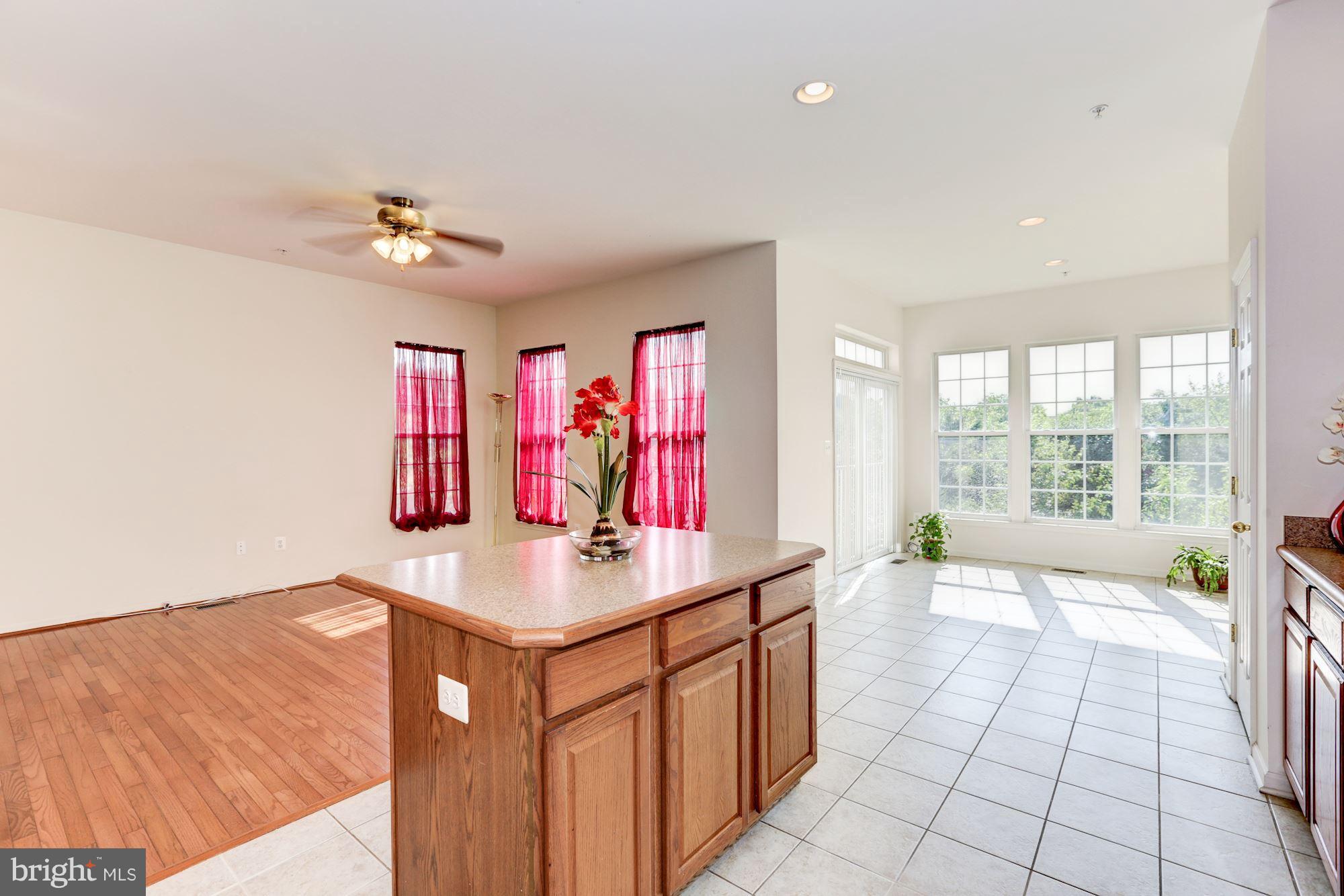 71 Inkberry Circle Gaithersburg, MD 20877 - Photo 10 of 30 Kitchen