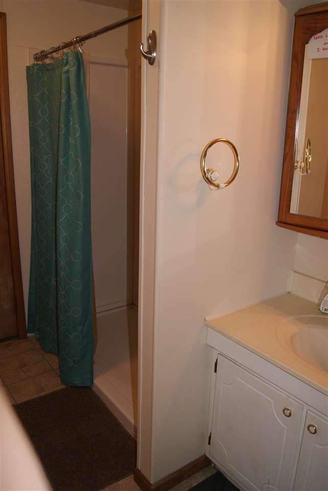2112 North Huron Road Pinconning, MI 48650 - Photo 13 of 25 1888786-12.JPG