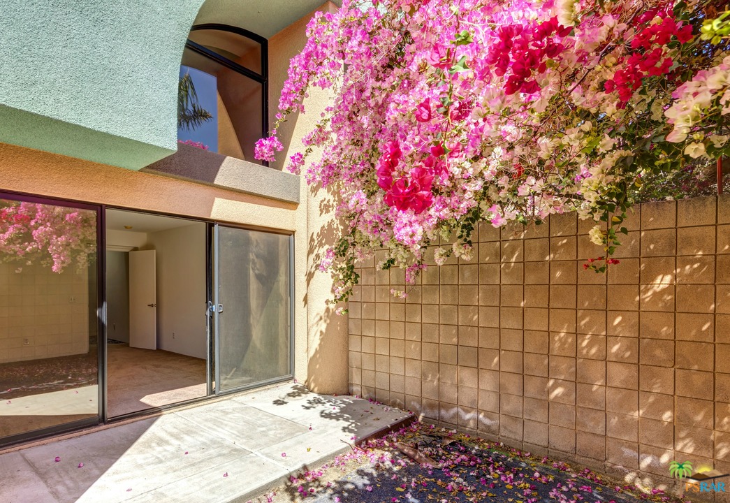 100 East Stevens Road, Unit 513 Palm Springs, CA 92262 - Photo 29 of 39 a view of a outdoor space