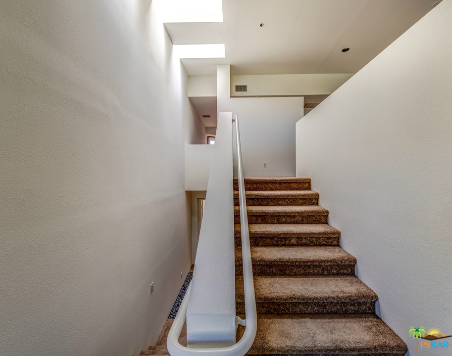 100 East Stevens Road, Unit 513 Palm Springs, CA 92262 - Photo 5 of 39 a view of entryway
