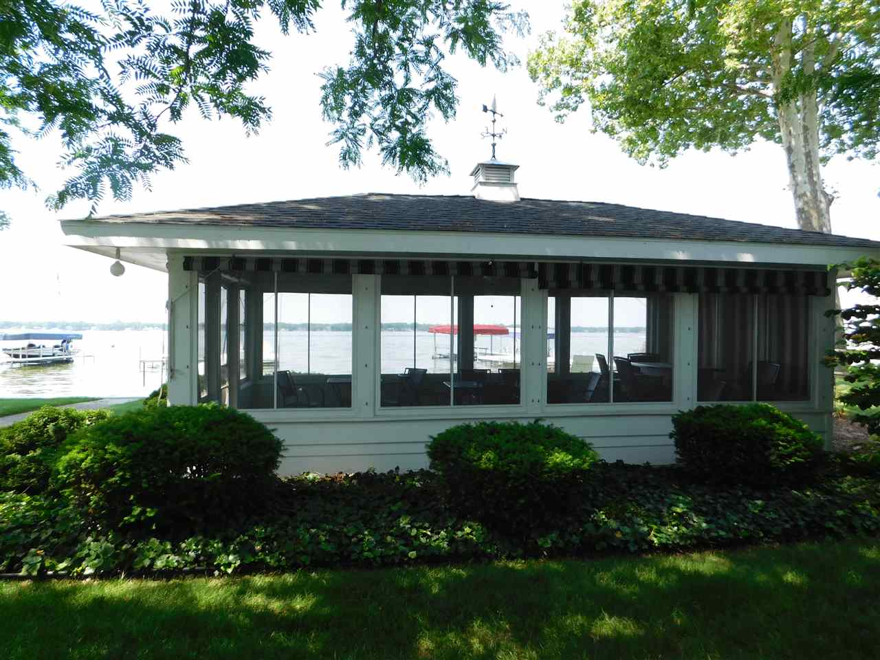 11733 North Ogden Point Road Syracuse, IN 46567 - Photo 1 of 36 Gallery Image 1