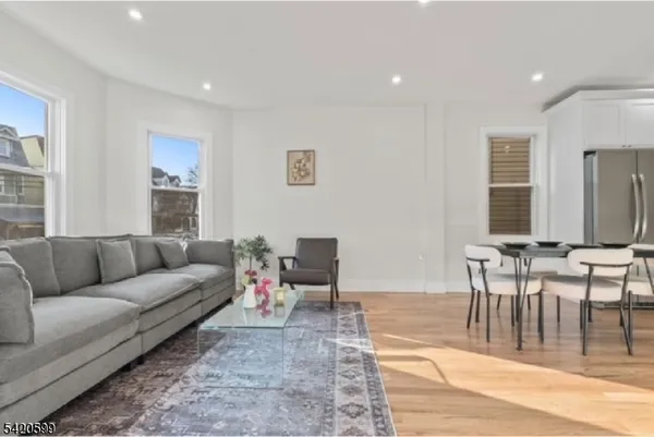 $2,400 | 180 North 12th Street, Newark, NJ 07107