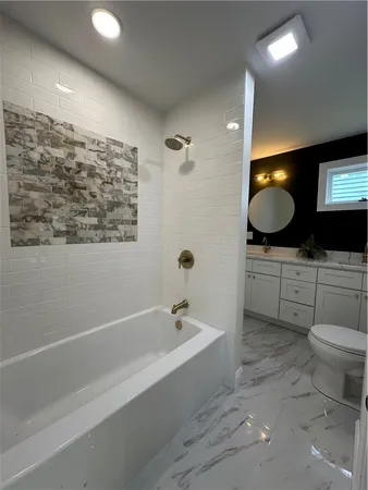 $2,700 | 1185 Putnam Pike, Unit A, Glocester, RI 02814