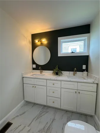 $2,700 | 1185 Putnam Pike, Unit A, Glocester, RI 02814