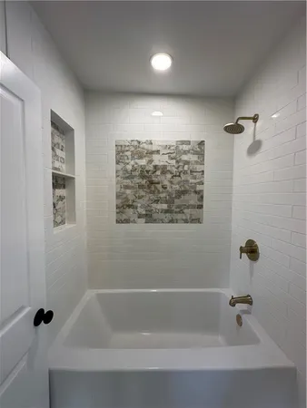 $2,700 | 1185 Putnam Pike, Unit A, Glocester, RI 02814