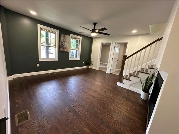 $2,700 | 1185 Putnam Pike, Unit A, Glocester, RI 02814