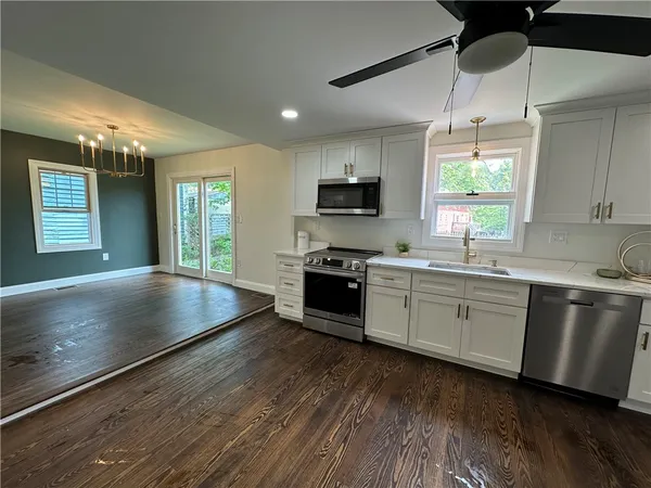 $2,700 | 1185 Putnam Pike, Unit A, Glocester, RI 02814