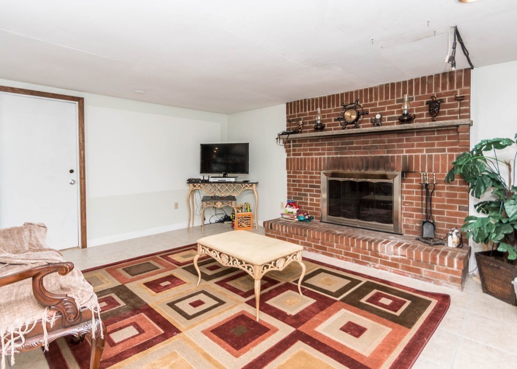 1369 Trapelo Road Waltham, MA 02451 - Photo 22 of 30