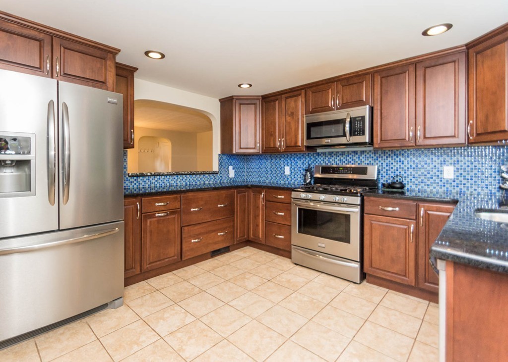 1369 Trapelo Road Waltham, MA 02451 - Photo 3 of 30