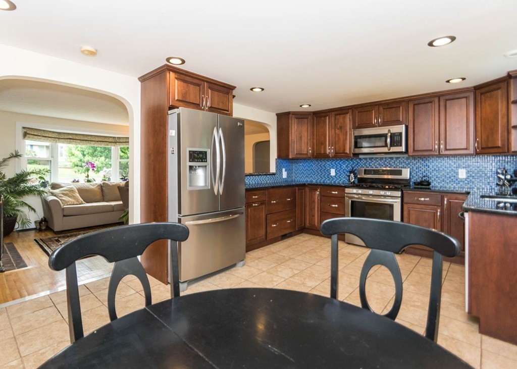 1369 Trapelo Road Waltham, MA 02451 - Photo 4 of 30