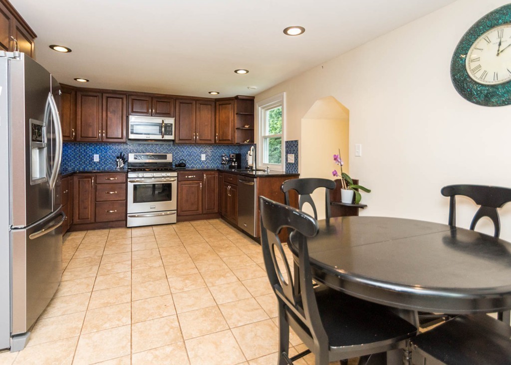 1369 Trapelo Road Waltham, MA 02451 - Photo 5 of 30