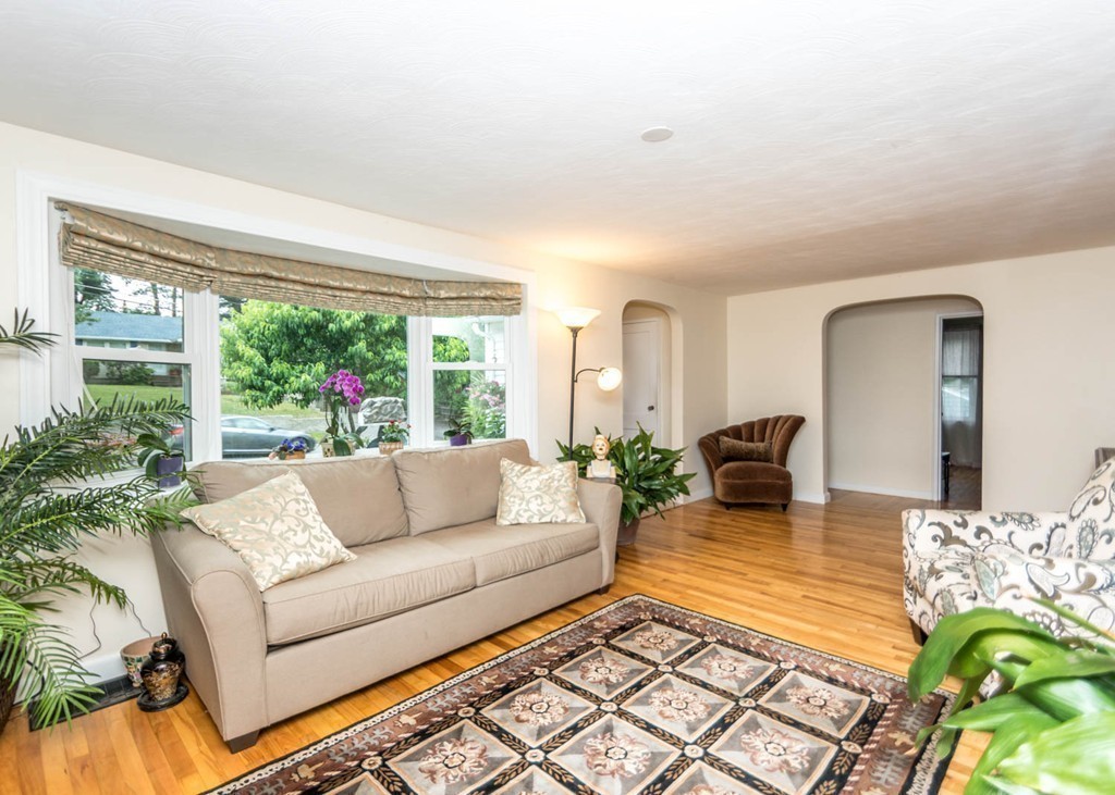 1369 Trapelo Road Waltham, MA 02451 - Photo 7 of 30