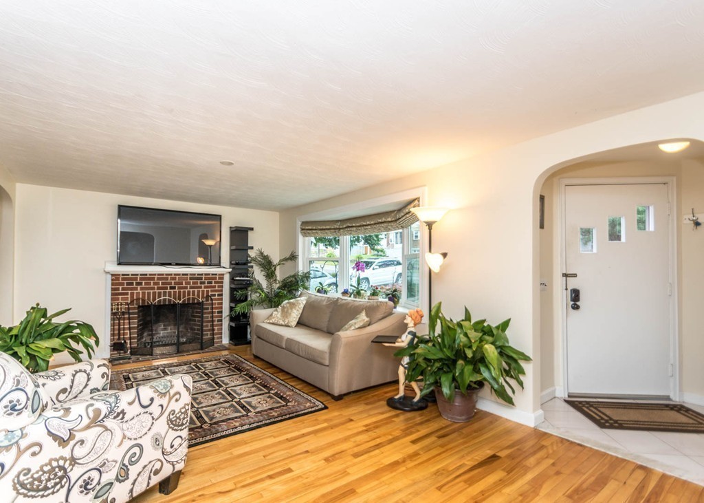 1369 Trapelo Road Waltham, MA 02451 - Photo 8 of 30