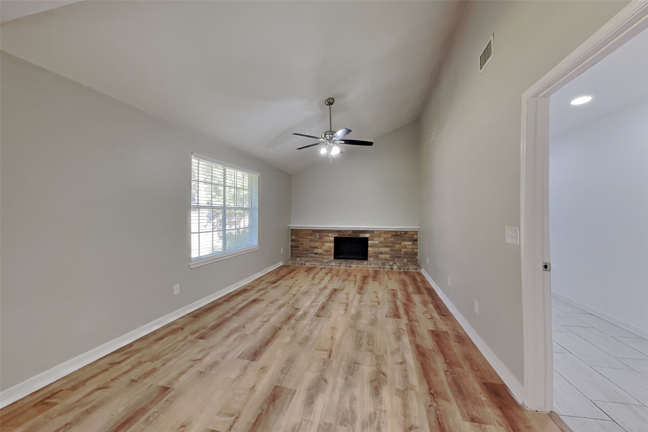 38 Still Corner Place Spring, TX 77381 - Photo 4 of 19