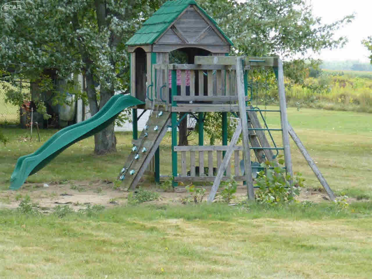 2425 South Durand Road Lennon, MI 48449 - Photo 7 of 25 21365184-6.JPG