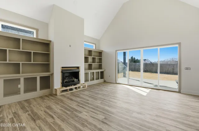 $699,900 | 7 Scenic Lk Cove, Jackson, TN 38305