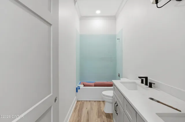 $699,900 | 7 Scenic Lk Cove, Jackson, TN 38305