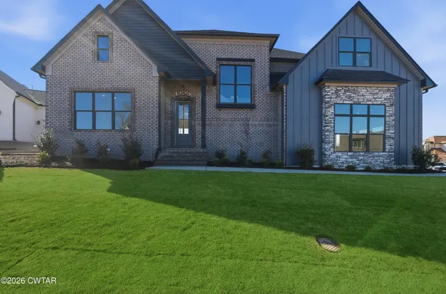 $699,900 | 7 Scenic Lk Cove, Jackson, TN 38305