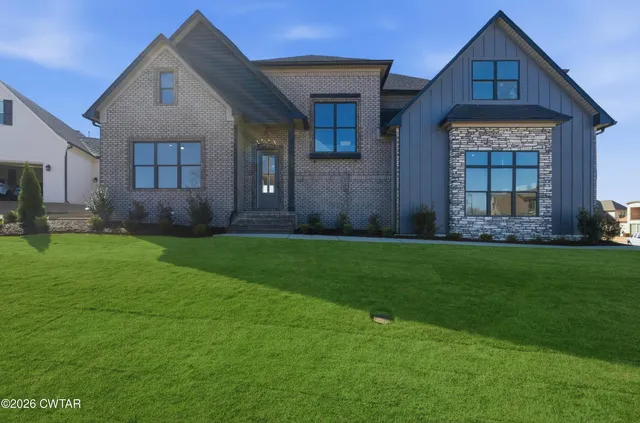 $699,900 | 7 Scenic Lk Cove, Jackson, TN 38305