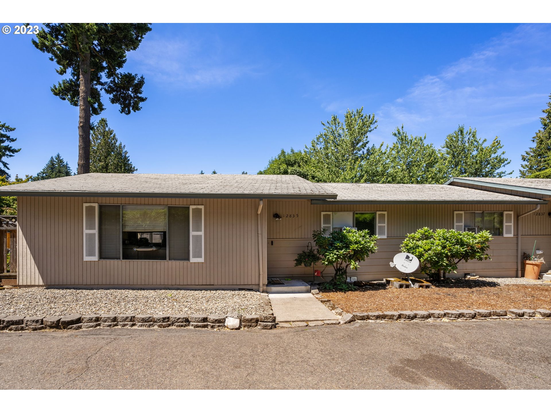 12835 Southeast Foster Road Portland, OR 97236 - Photo 3 of 6 Gallery Image 3