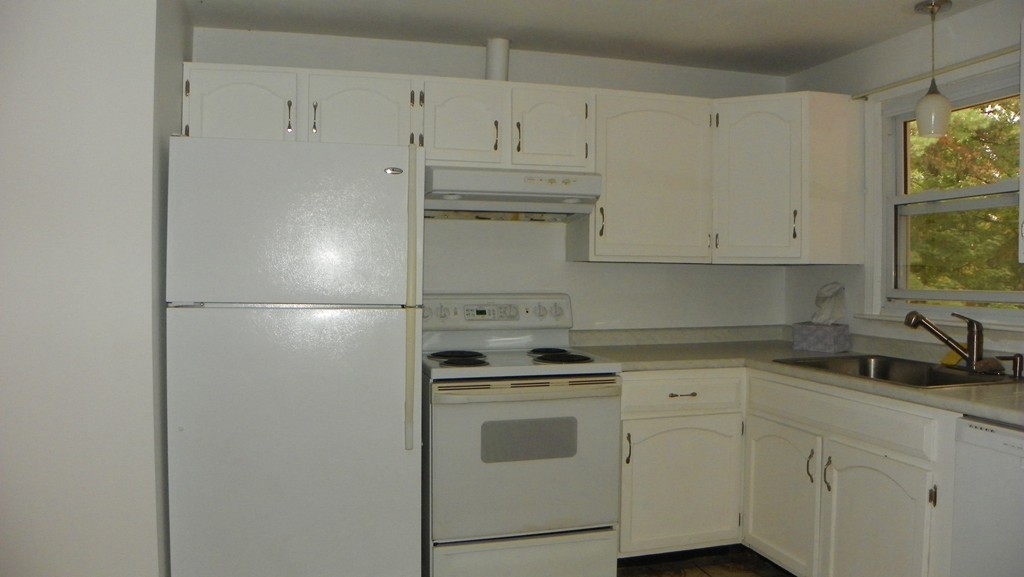 30 Murphy Road Hudson, MA 01749 - Photo 3 of 15 Gallery Image 3