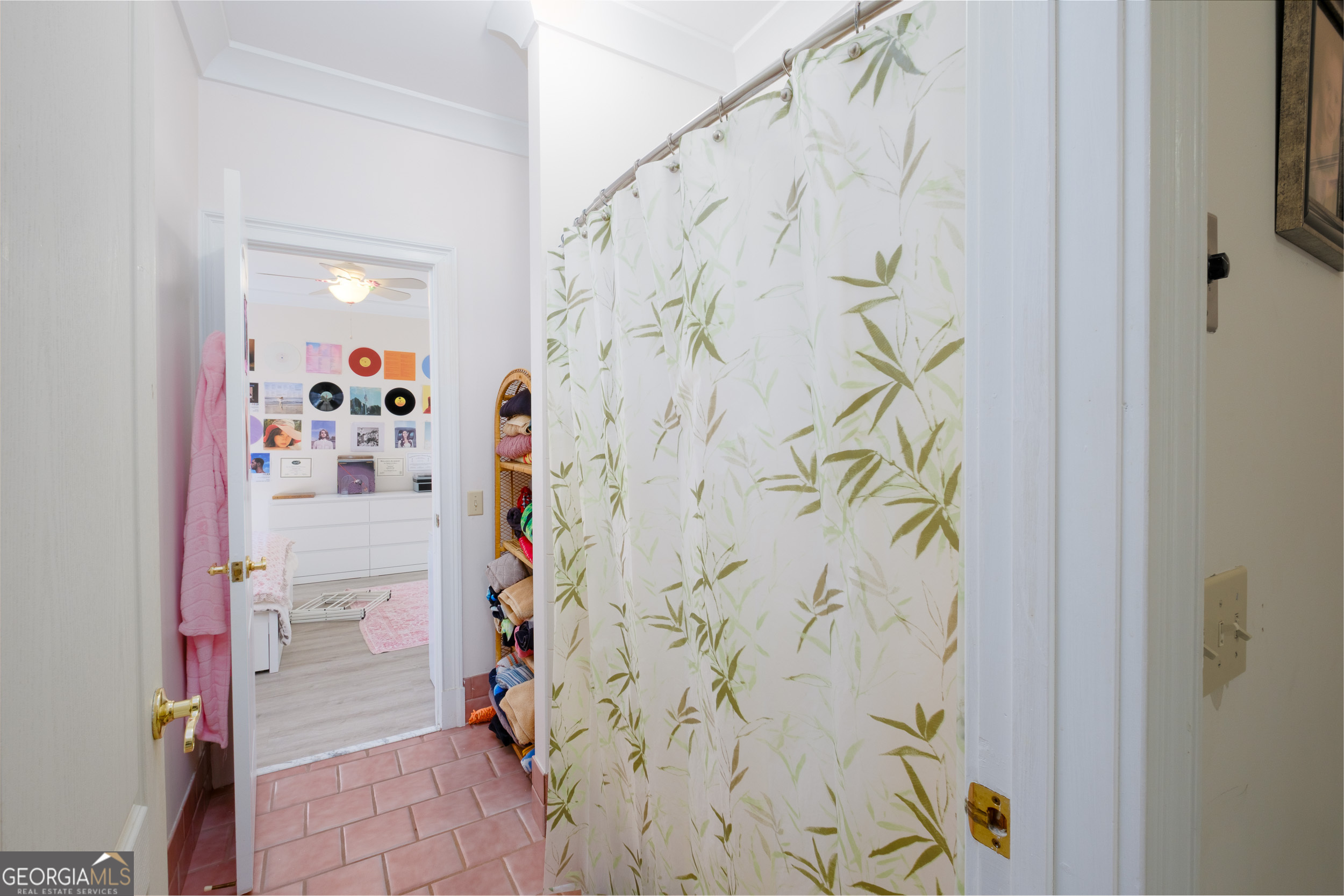 1900 Country Club Road Statesboro, GA 30458 - Photo 42 of 80 a bathroom with a shower curtain and a curtain